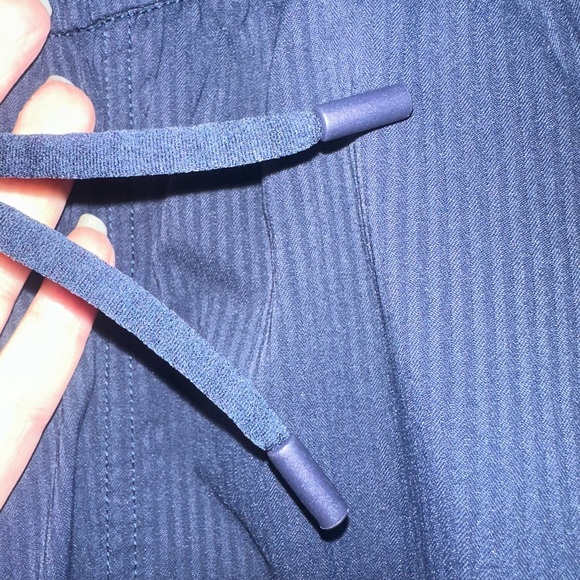 lululemon dance studio jogger crop 25” sz 4 - Picture 6 of 11